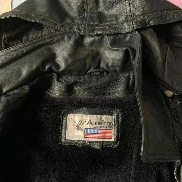 Men’s belted vintage leather jacket with removable hood - Picture 7 of 10